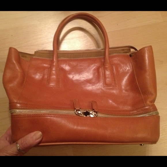 REDUCED💕$Gorgeous Italian leather handbag - Picture 1 of 4