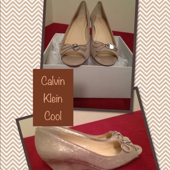 Calvin Klein Olita II Wedges in Lt Taupe 7.5