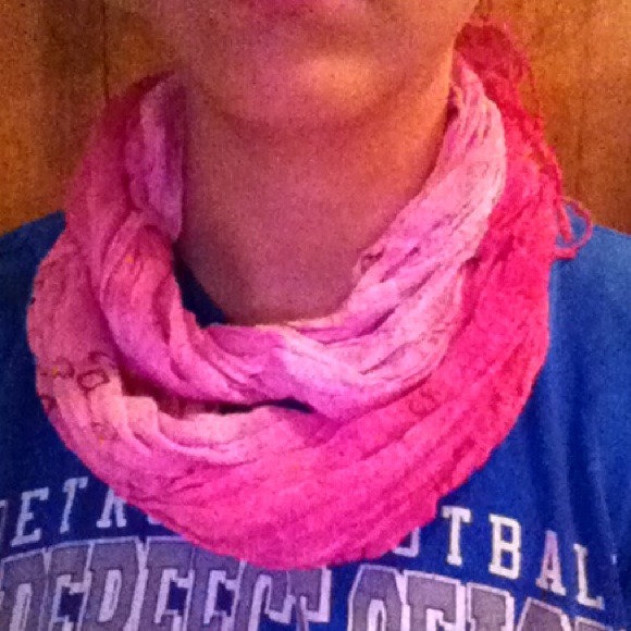 Scarf - Picture 2 of 3