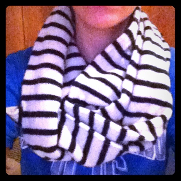 American eagle scarf