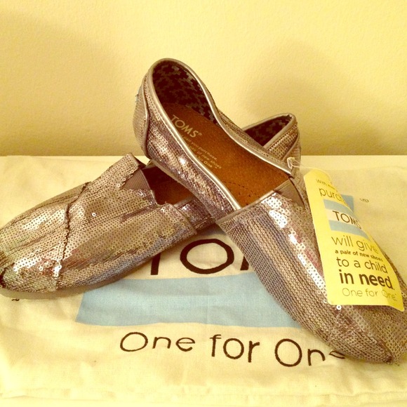 NWT Sequin Toms