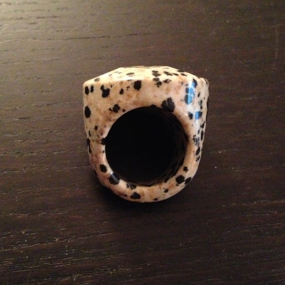 Trendy Ring - Picture 3 of 4