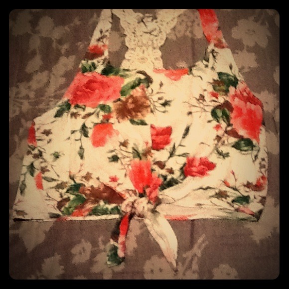 Weekend sale.    Floral crop top