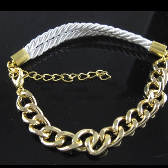 Jewelry - Pretty bracelet