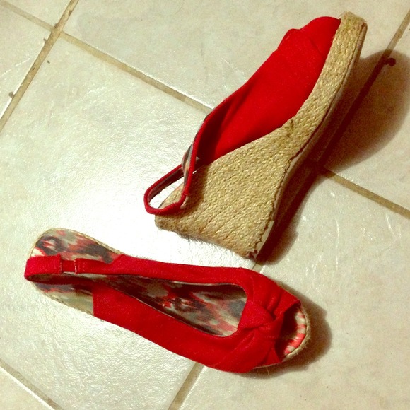 Red wedges