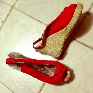 Red wedges
