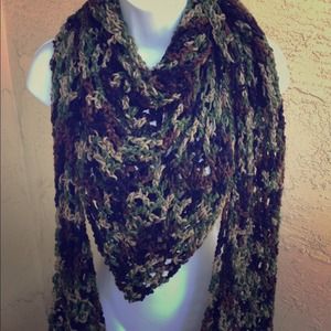 Bundle❄️✨ Camo Hooded Scarf & Skirt