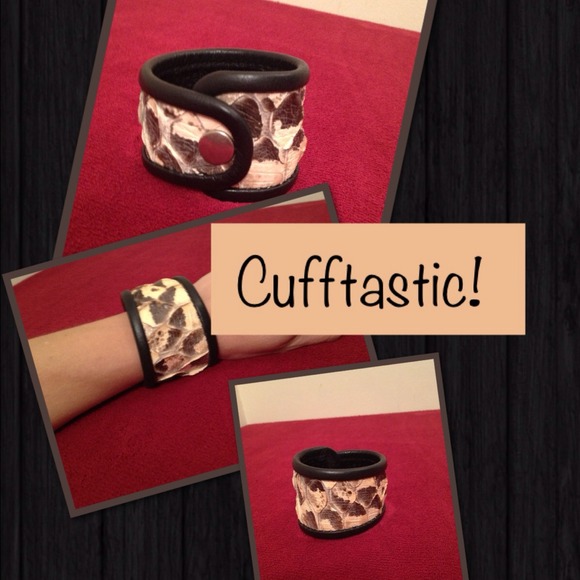 Black /Cream Genuine Leather Bangle