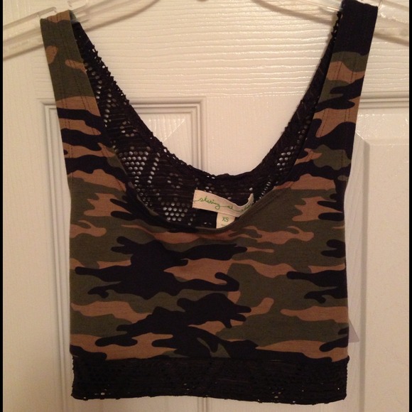 🚫SOLD🚫UO Camouflage Crop Tank Top W/ Lace Back