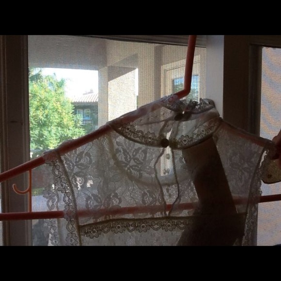 Brand New Zara Top With Intricate Lace Detail - Picture 2 of 3