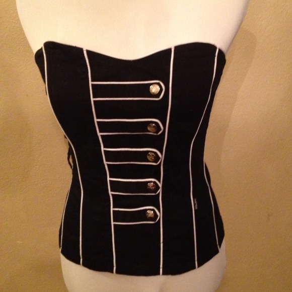 🎉Reduced🎉 Hot Topic Top. - Picture 3 of 4