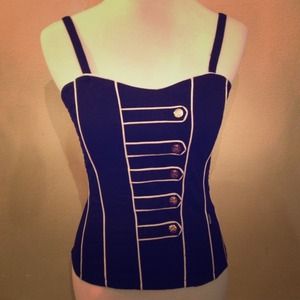 🎉Reduced🎉 Hot Topic Top.