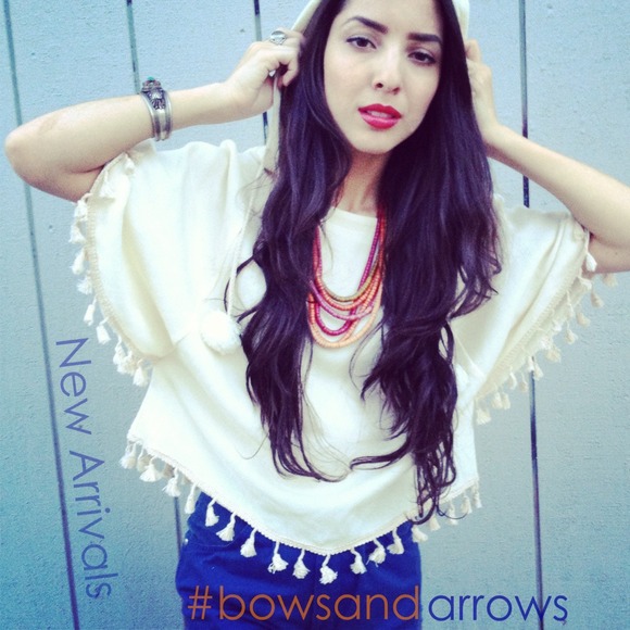Pom pom Hooded fringe poncho