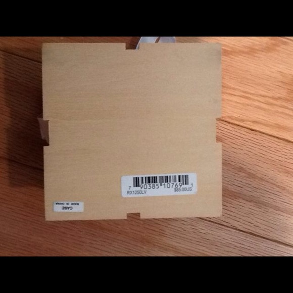 Roxy watch with flower faceplate NEW - Picture 3 of 3