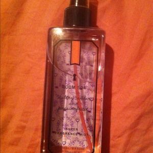 💕VS room 504 sheer fragrance AND lotion💕