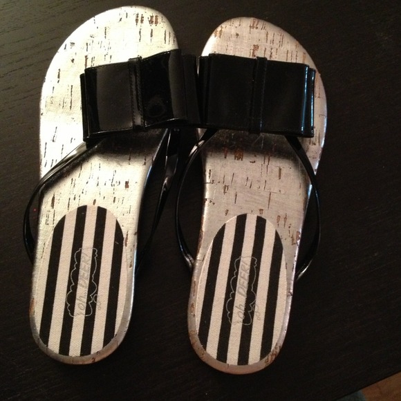Sandals - Picture 3 of 4