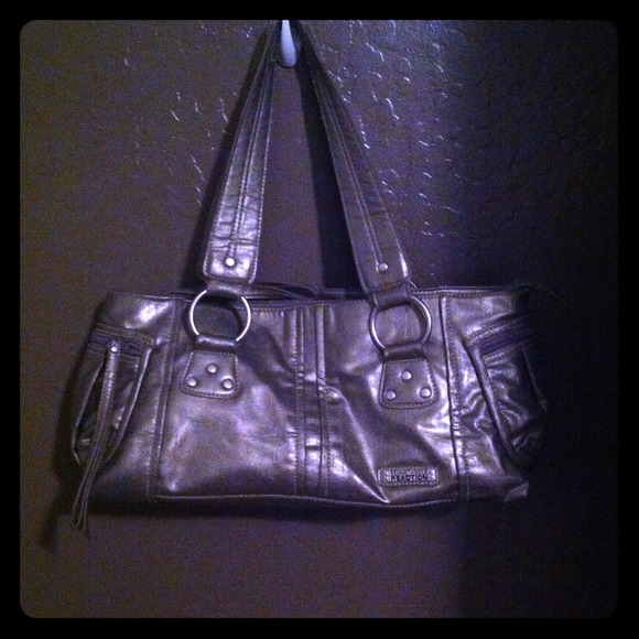 Silver metallic Kenneth Cole Reactiion purse - Picture 1 of 1