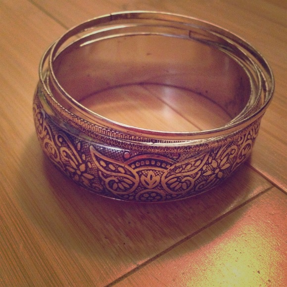 Aeropostale bangles