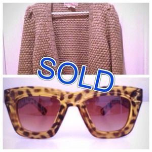 Bundle vintage sweater and new tortoise sunglasses