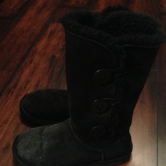Real UGG  boots in black with side buttons