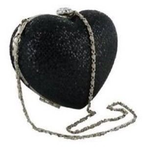 🙅SOLD❗️🙅2b by Bebe ❤️ Heart Shaped Clutch