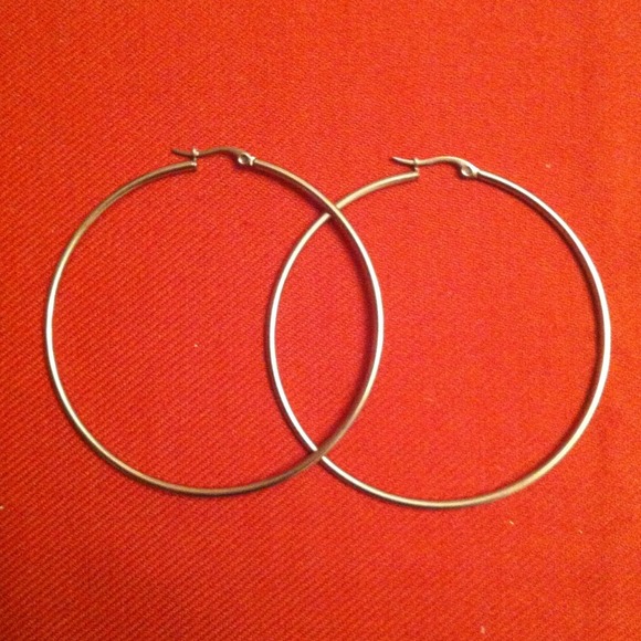 🎉HP🎉 🎁 BONUS GIFT @hollynoel25 Hoop Earrings🎁 - Picture 3 of 3