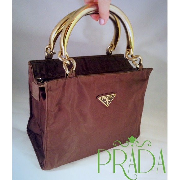 ❌TRADED❌💯Authentic Prada Hand Bag