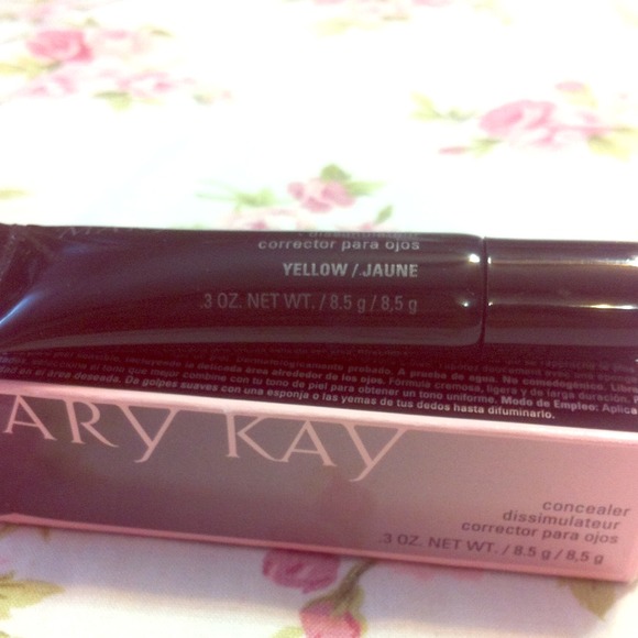 Mary Kay yellow concealer