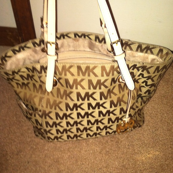 Michael kors purse brand new