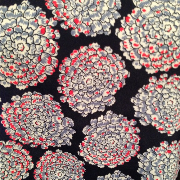 Red white and blue floral top - Picture 3 of 3