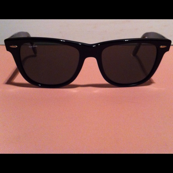Ray ban black wayfarer