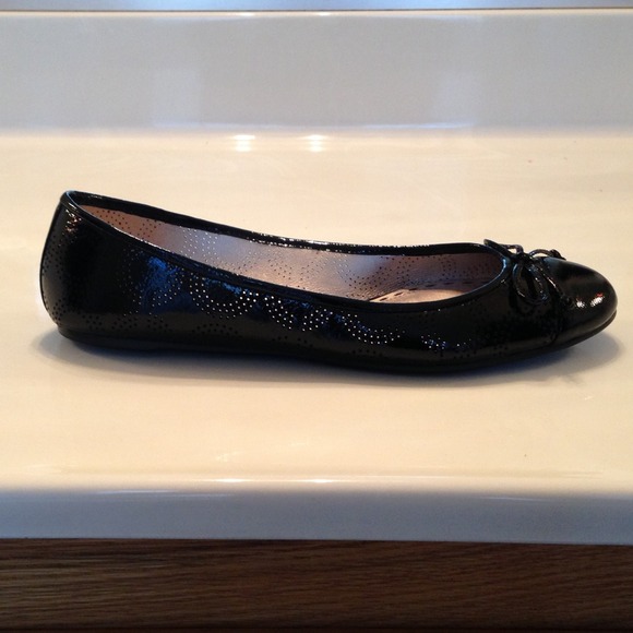 Coach black flats (need ti sell asap)