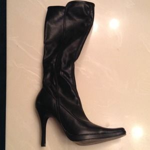 Chinese Laundry knee high slim fitting boot