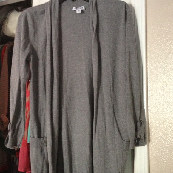 💥SOLD💥 Grey Cardigan - Picture 2 of 2