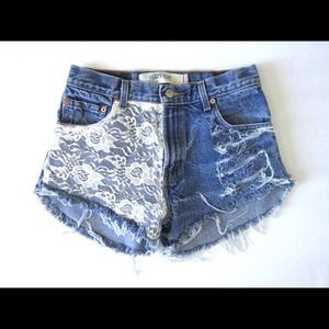 Vintage high waisted Levi's denim shorts