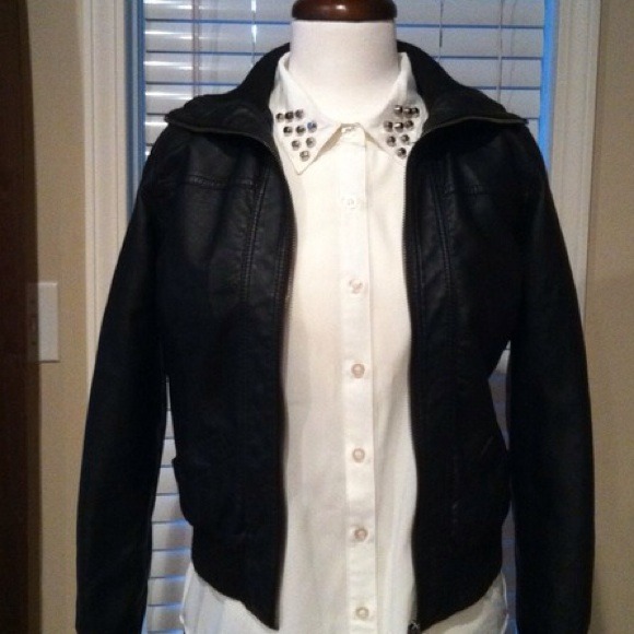 🌟bundled🌟 faux leather moto jacket - Picture 3 of 3