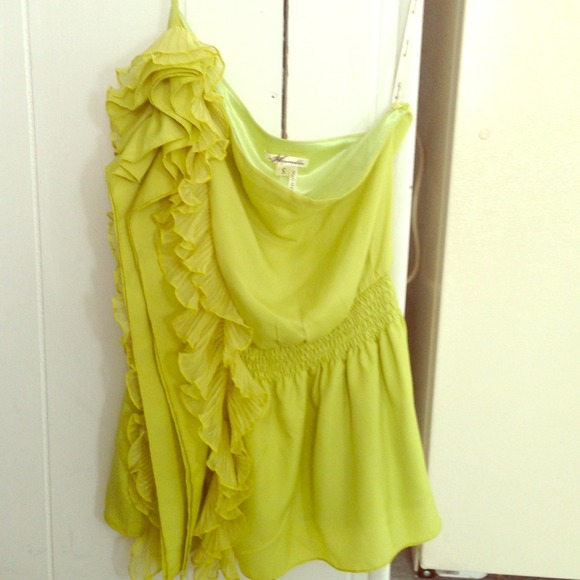 One shoulder green summer too! - Picture 1 of 3