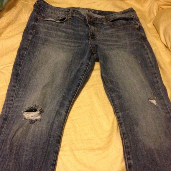 American Eagle size 14 short skinny destroyed jean