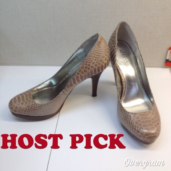 Alfani Shoes - 🌺 HOST PICK 🌺 ALFANI  beige shoes