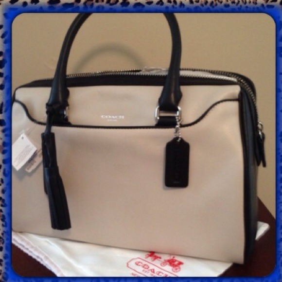 💫Elegant LEGACY Coach Haley Satchel💫