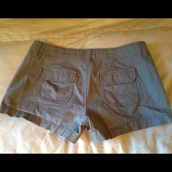 🔴SOLD IN BUNDLE🔴Blue khaki shorts - Picture 2 of 3