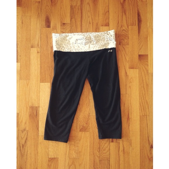 🎀Traded🎀VS PINK Cropped Yoga Pants