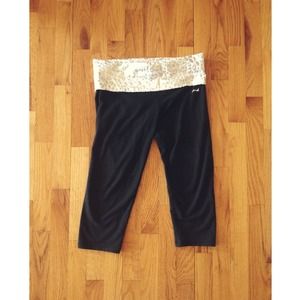 🎀Traded🎀VS PINK Cropped Yoga Pants