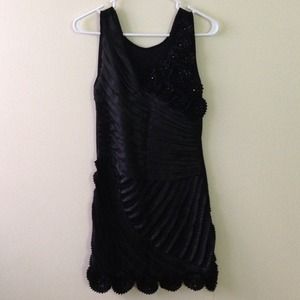 Black sleeveless flower dress