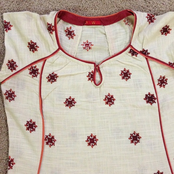 Kurti - Picture 2 of 3