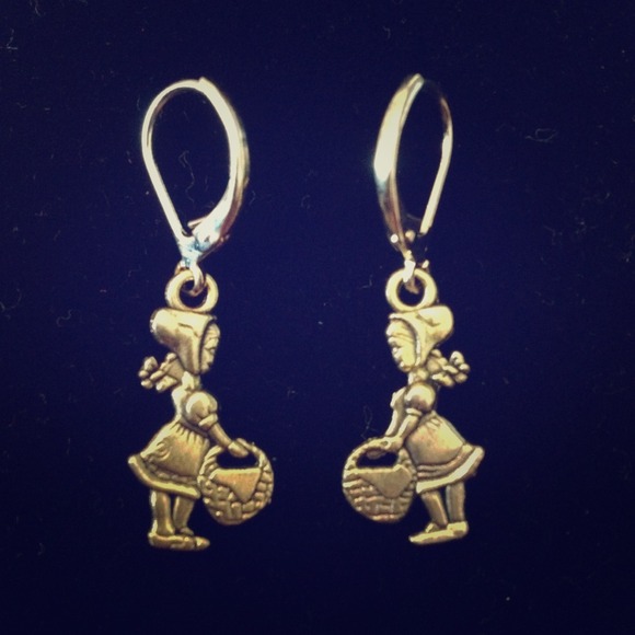 Buy 2 Get 3 FREE! Little girl earrings - Picture 1 of 1