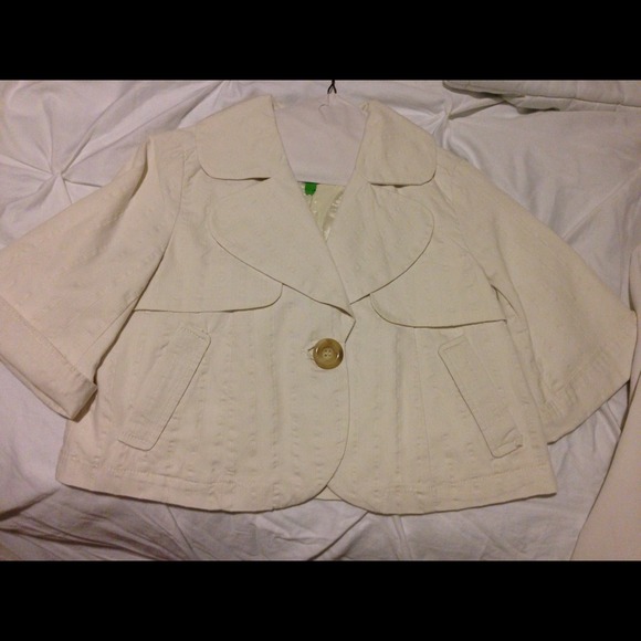 🚫DONATED🚫 
Urban Behavior Cream blazer XS
