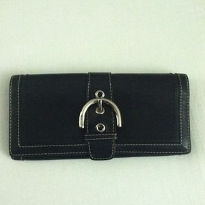 ***HOLD FOR kandicelea** COACH wallet
