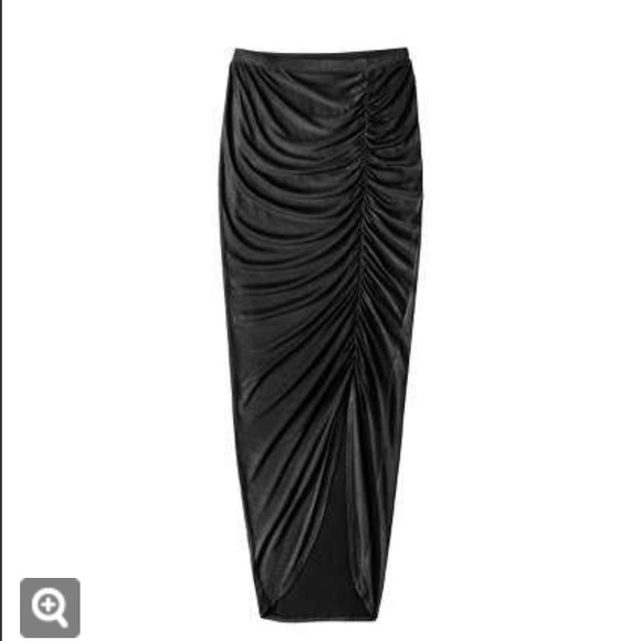 🌟sold🌟Black Ruched Maxi Skirt size M