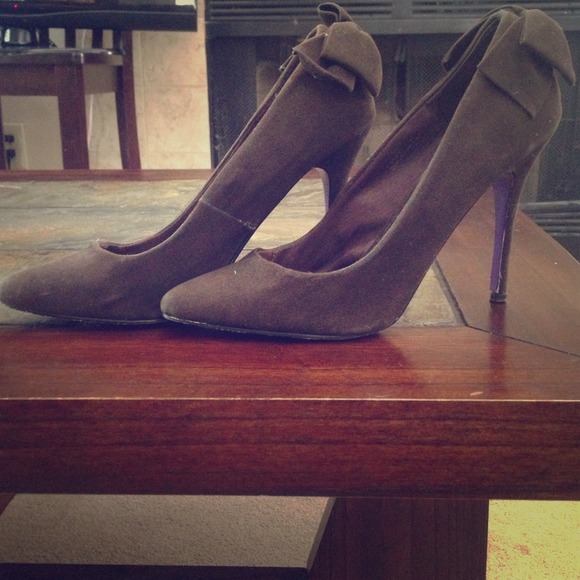 Brown pumps